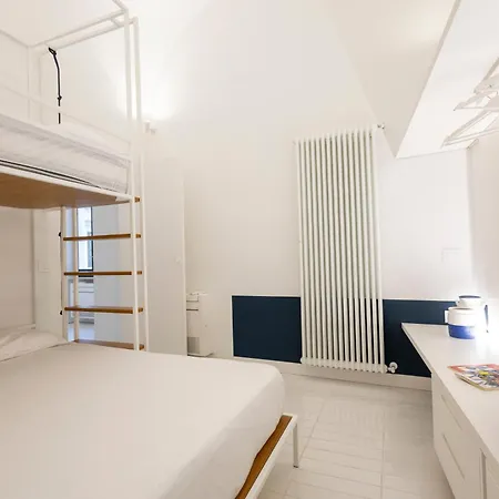 Designer Three-room 100 Meters From The Cathedral 44 Апартаменты